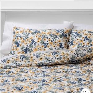 New yellow floral Printed 3pc Family Friendly Comforter & Sham Set Threshold